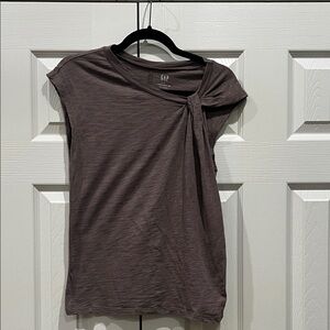 GAP Women's Short Sleeve Top with Knot Accent